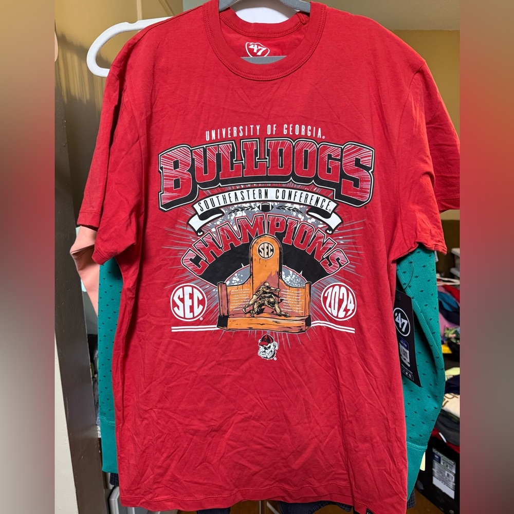 47 Red Short Sleeve Tees